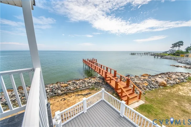 154 Riverside Drive, Deltaville, Virginia, United States. - Photo 23