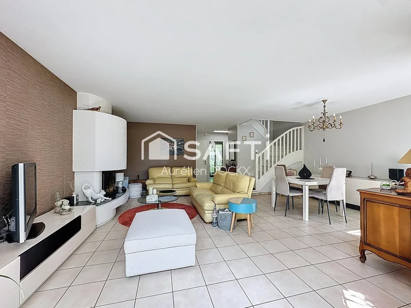 Chelles, Île-de-France, France. - Photo 10