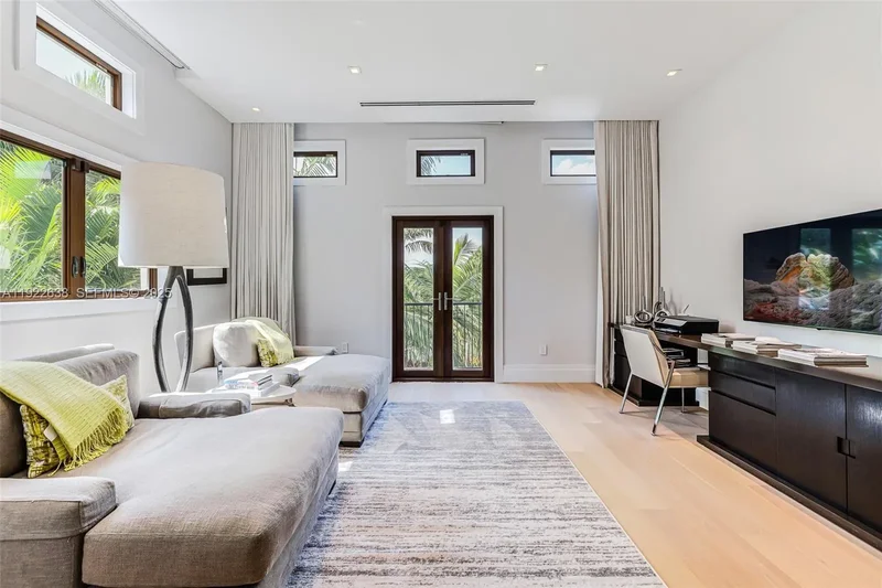 555 Arvida Pkwy, Coral Gables, Florida, United States. - Photo 36
