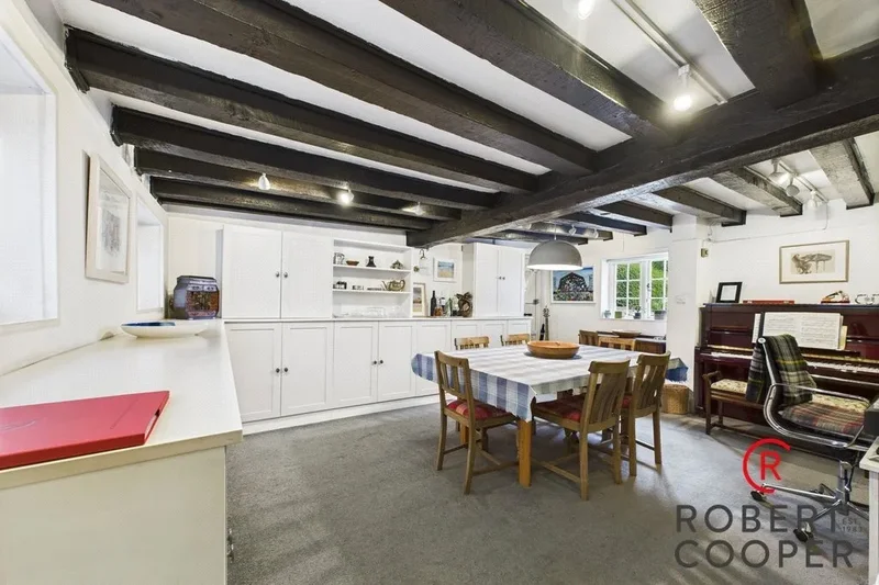 Eastcote High Road, Pinner, Middlesex, United Kingdom. - Photo 3
