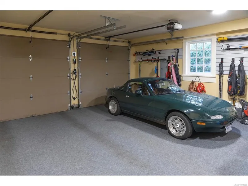 2766 Sea View Rd, Saanich, BC, V8N1K8, CANADA, Saanich, British Columbia, Canada. - Photo 16