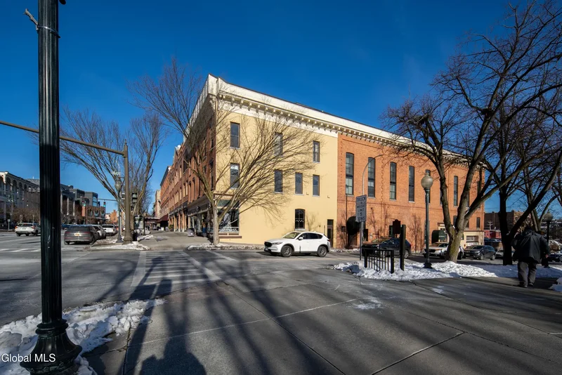 5 Spring Street #APT 404, Saratoga Springs, NY 12866, Saratoga Springs, New York, United States. - Photo 47