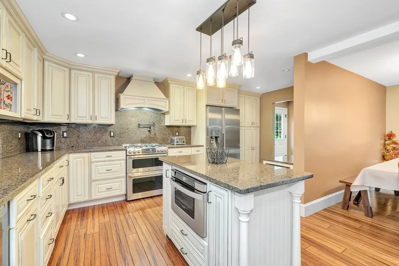 11 Girard Rd , Malden, MA 02148, Malden, Massachusetts, United States. - Photo 29