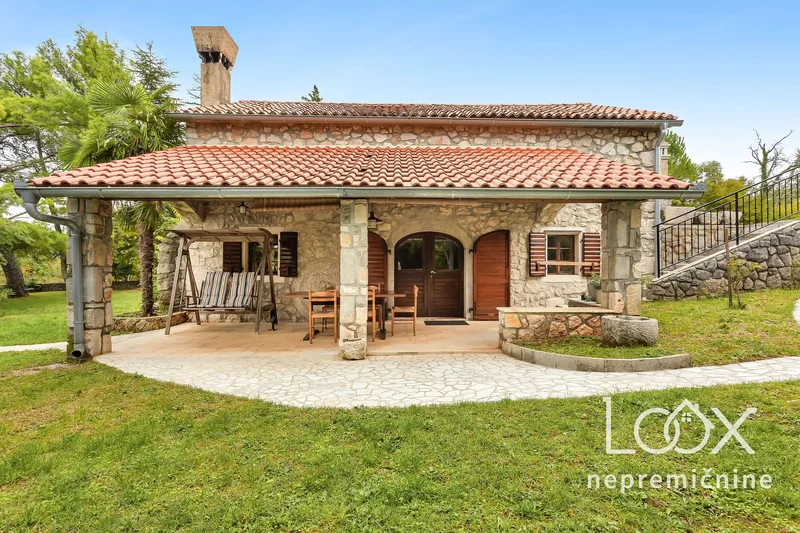Island KRK - Charming rustic house surrounded by peaceful, lush gardens