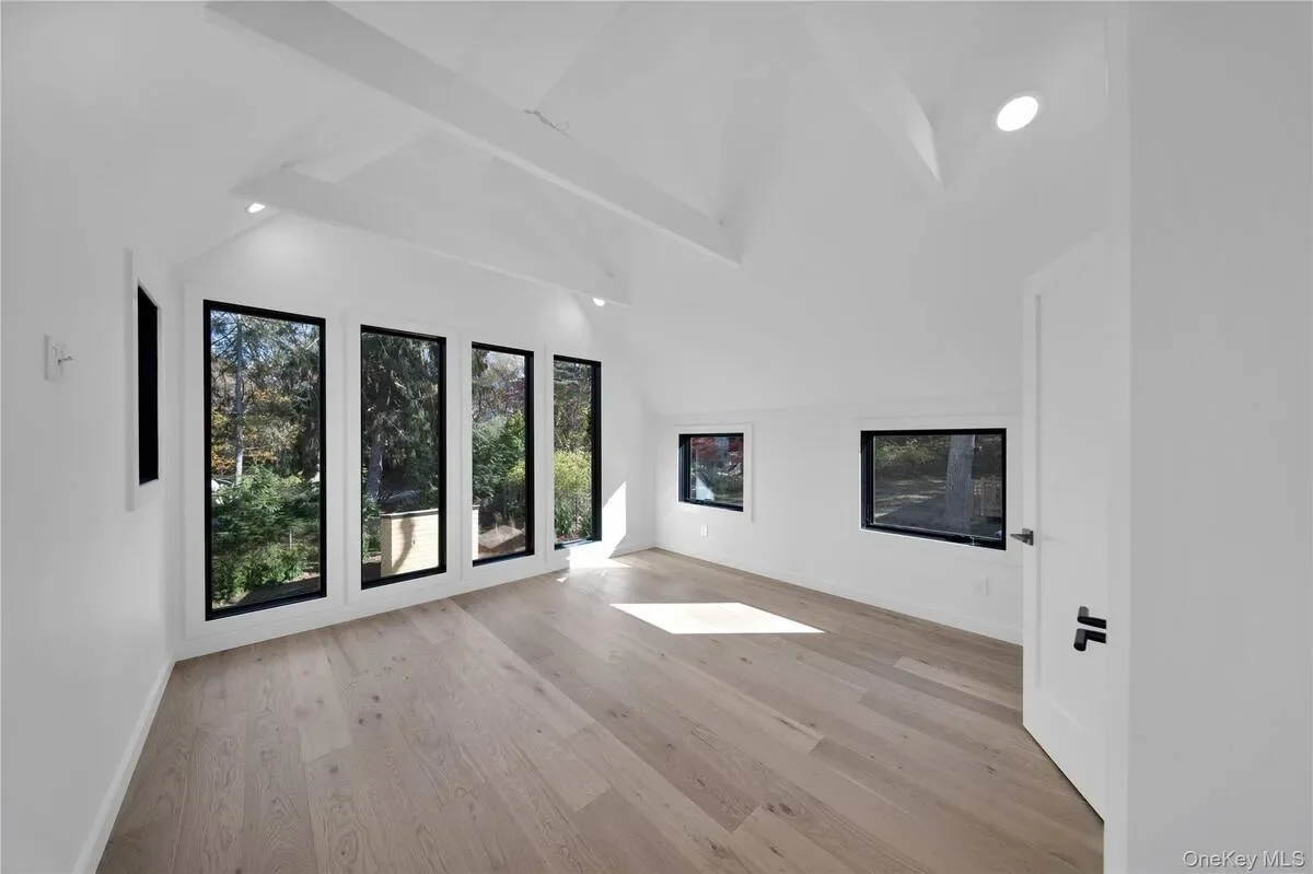 Gallery photo 10