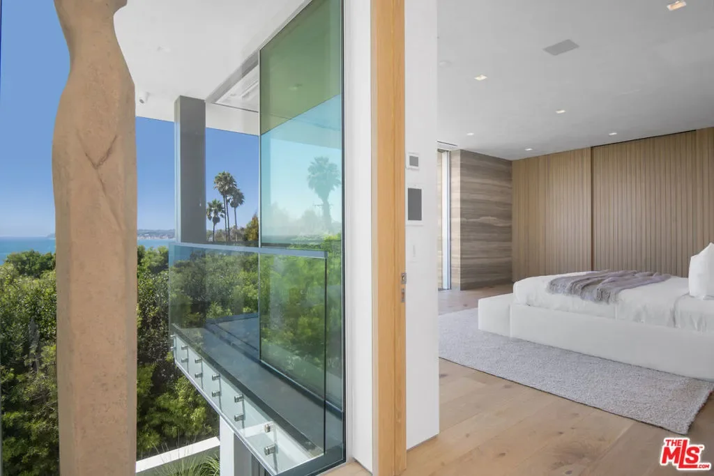 26946 Pacific Coast Hwy, Malibu, California, United States. - Photo 56