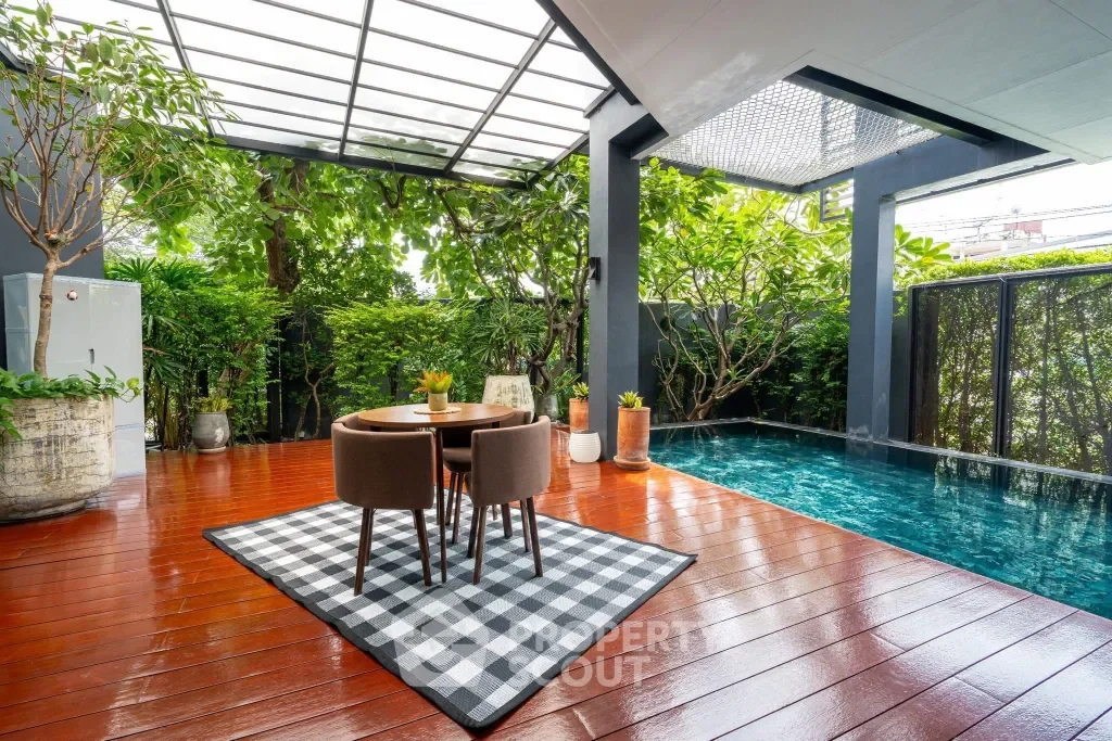Stand-Alone Luxury 4-Bedroom House Near Sukhumvit, Bangkok (ID798762)