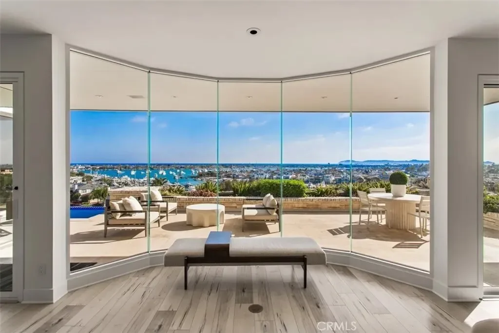 1535 Dolphin Terrace, Newport Beach, California, United States. - Photo 29