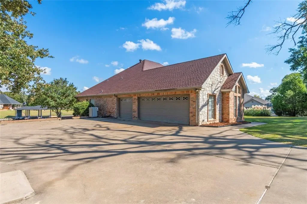 180 Surls Drive, Gun Barrel City, Texas, United States. - Photo 32