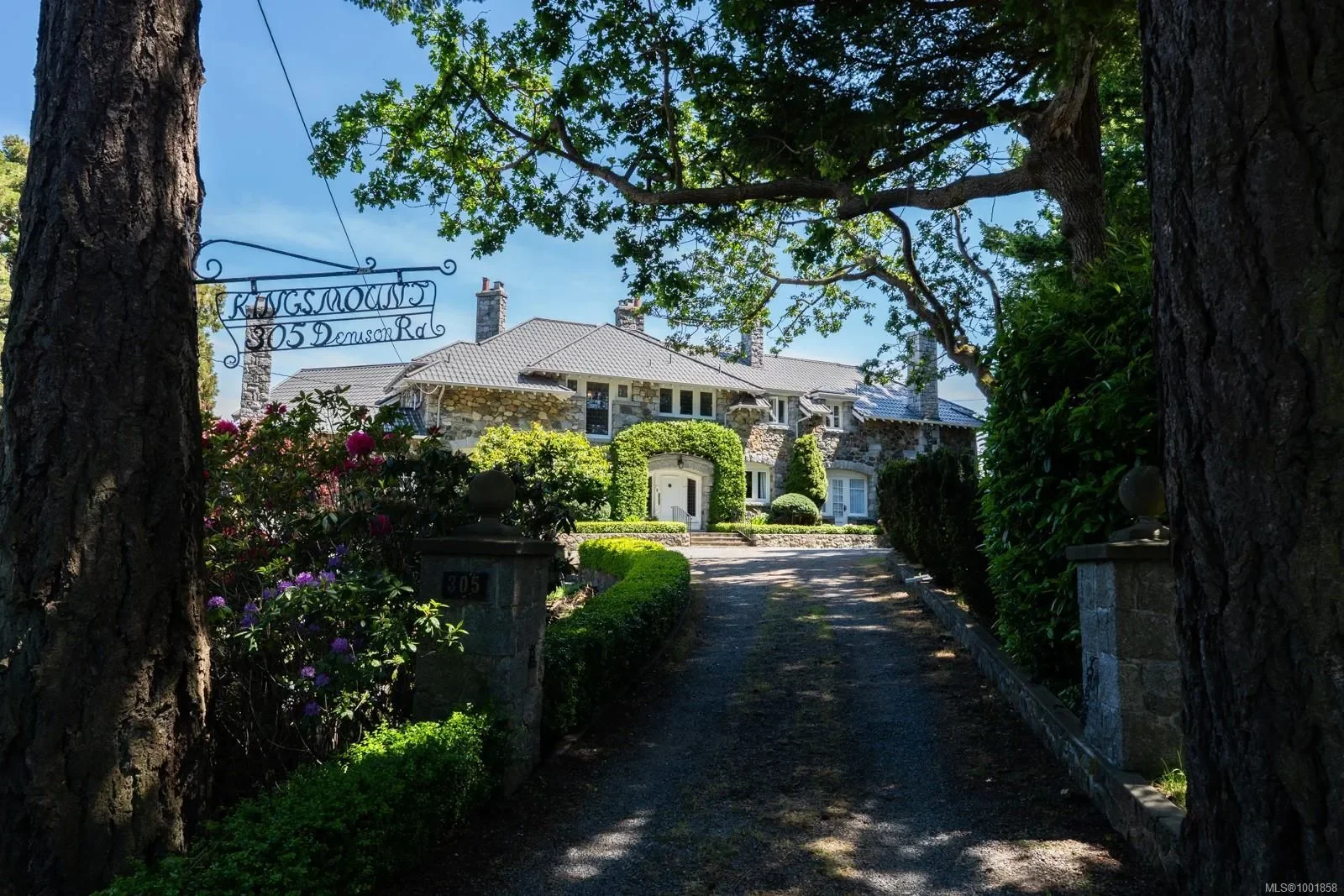 305 Denison Rd, Oak Bay, British Columbia, Canada. - Photo 11