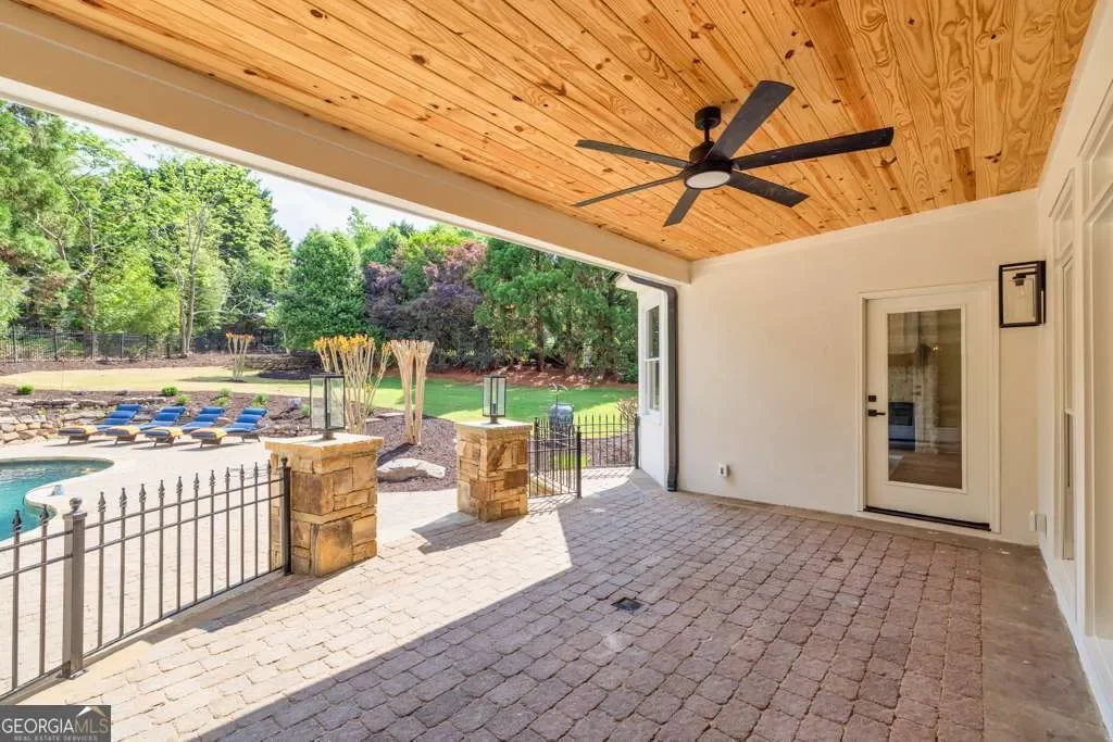 Gallery photo 9