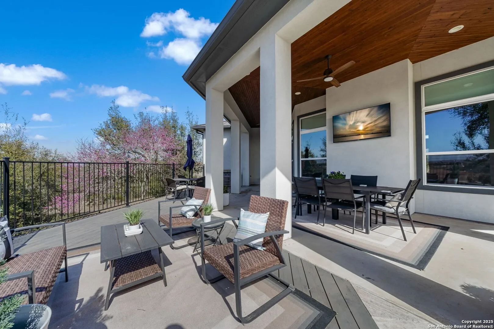 Exterior photo 11
