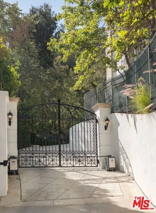 10509 Vestone Way, Los Angeles, California, United States. - Photo 28