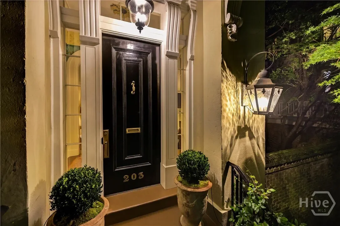 203 W Charlton Street, Savannah, Georgia, United States. - Photo 6