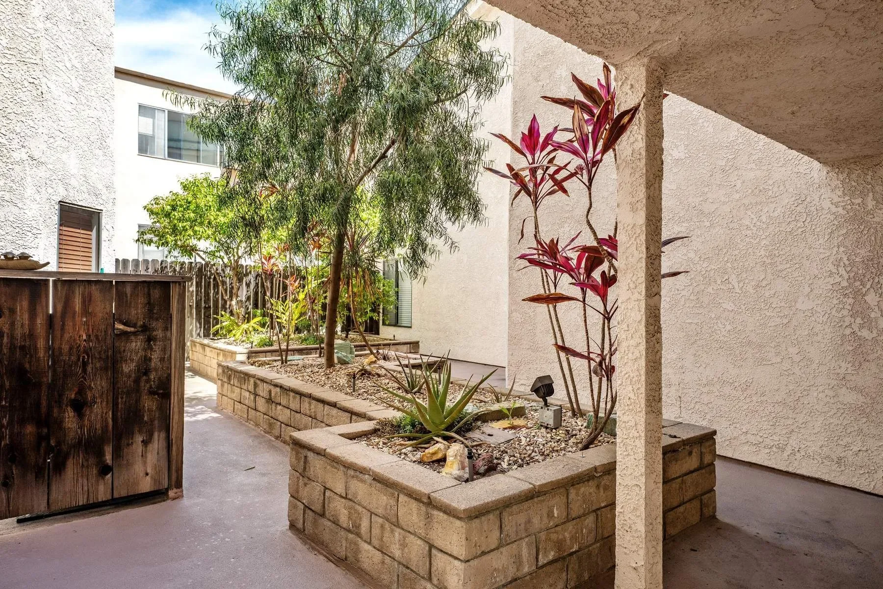 11939 Weddington Street 313, Valley Village, CA 91607, Los Angeles, California, United States. - Photo 7