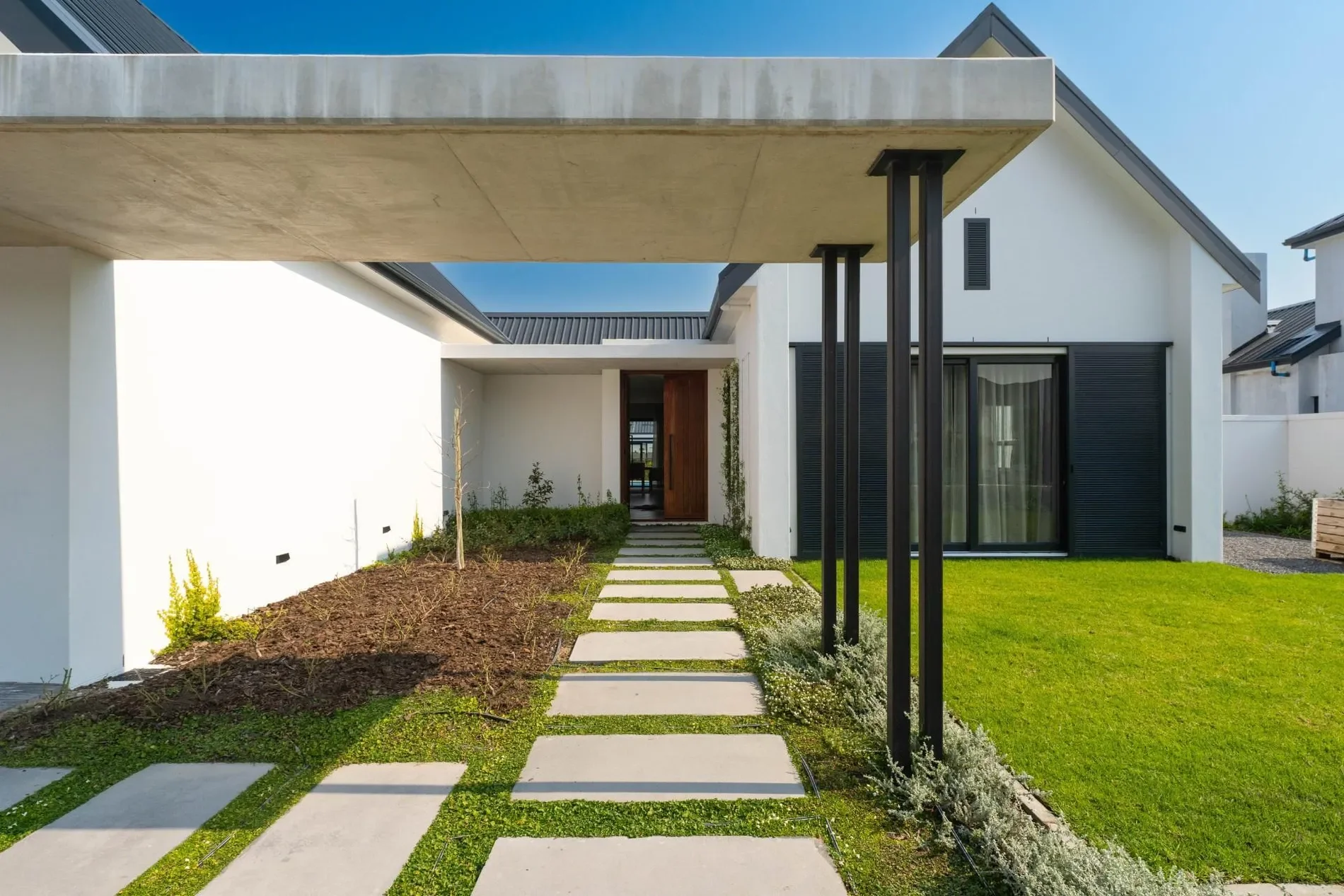 Exterior photo 3
