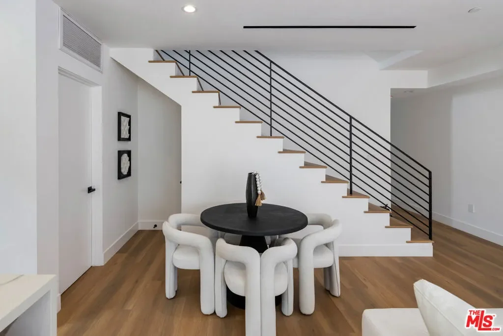 2005 Bellevue Avenue, Los Angeles, California, United States. - Photo 17