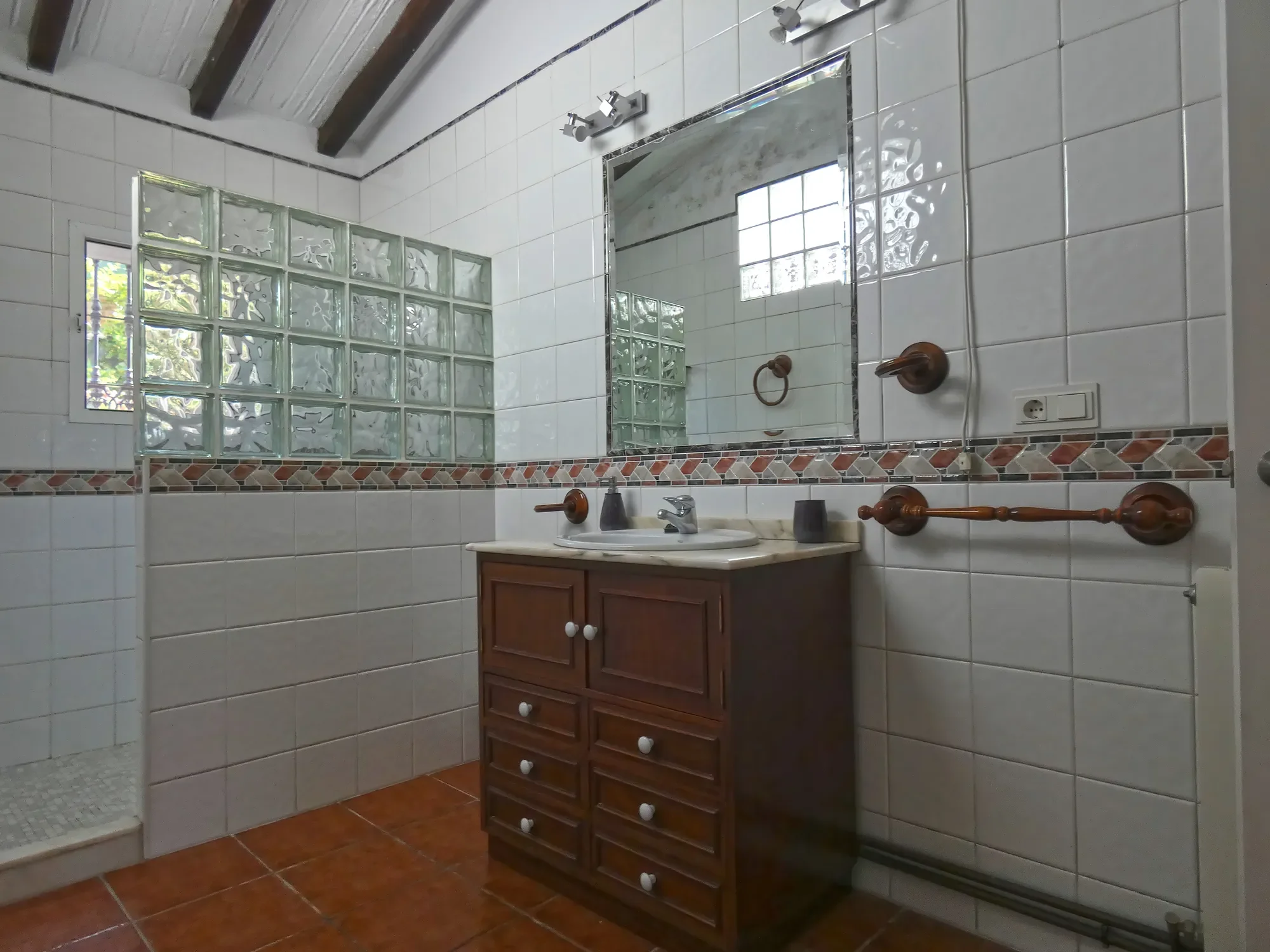 Gallery photo 3