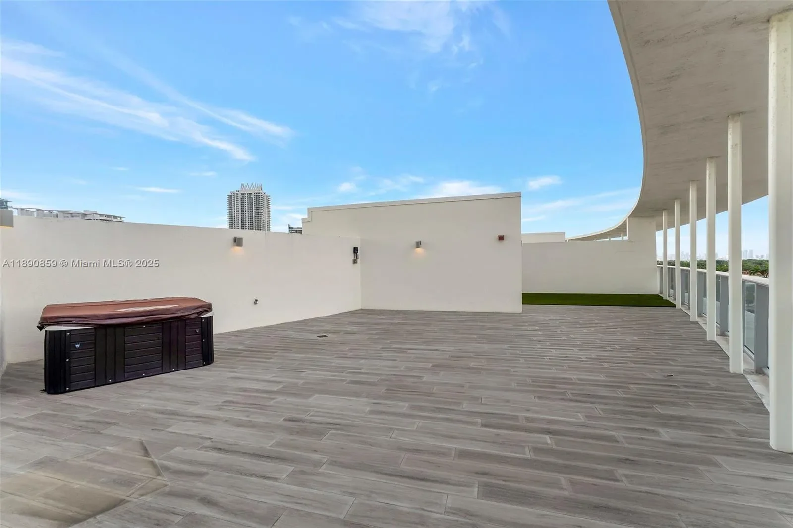 6620 Indian Creek Dr PH711, Miami Beach, Florida, United States. - Photo 1