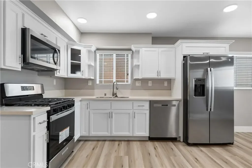 3721 S San Pedro Street, Los Angeles, California, United States. - Photo 3