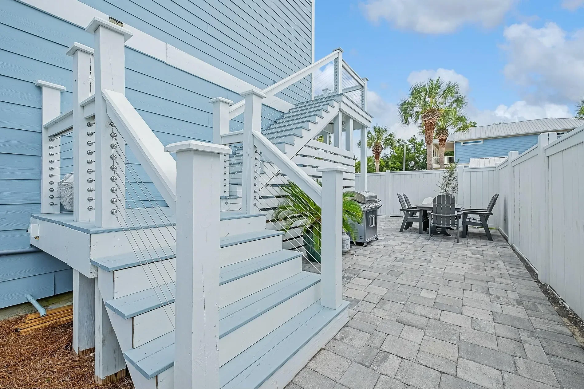 Exterior photo 7