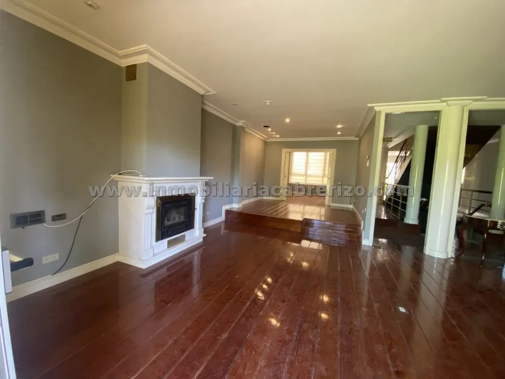 Gallery photo 1