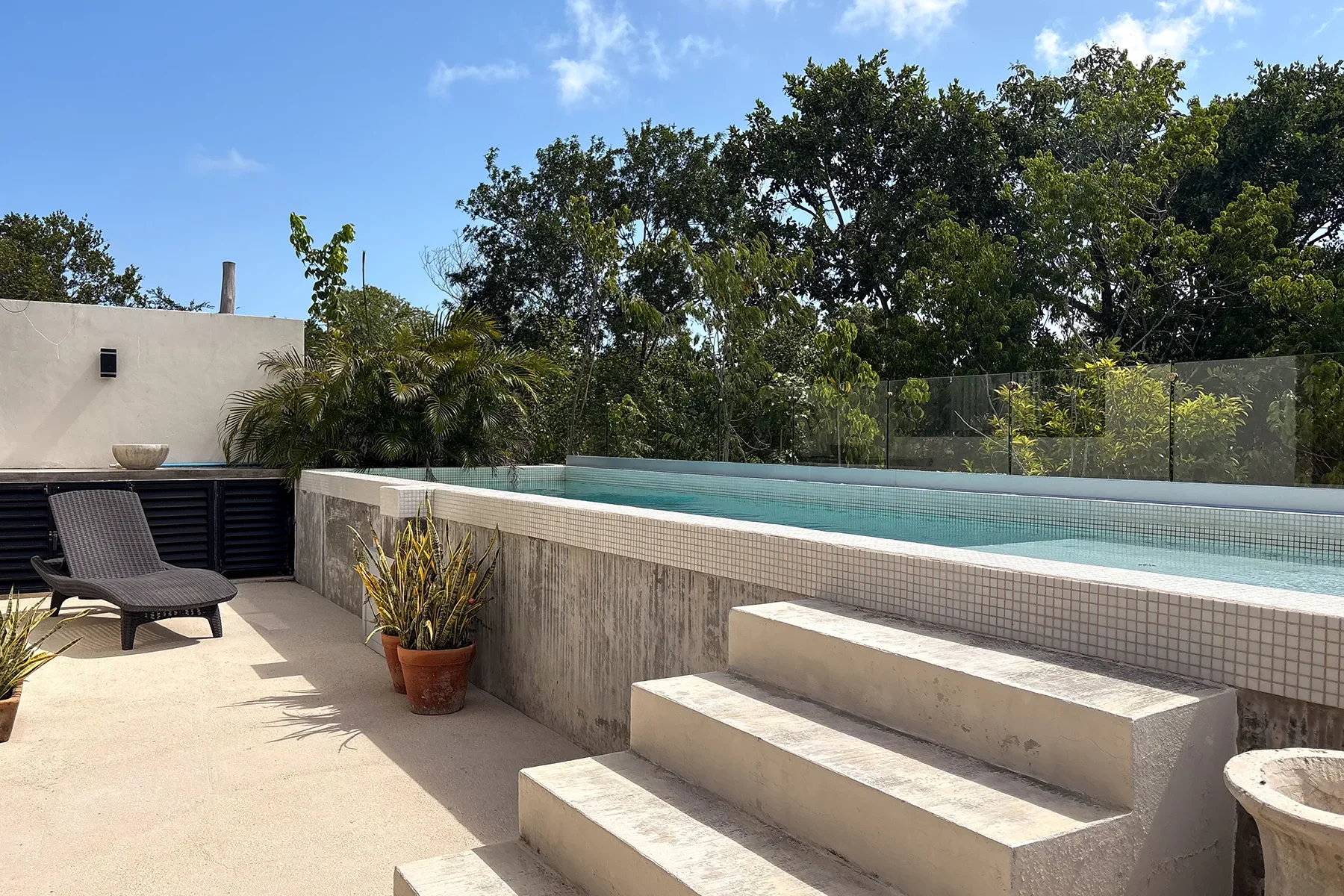 Exterior photo 7