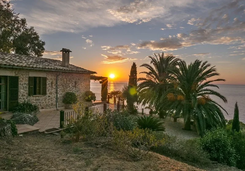 Your own paradise in this sea-view finca with guest house in between Deia and Soller