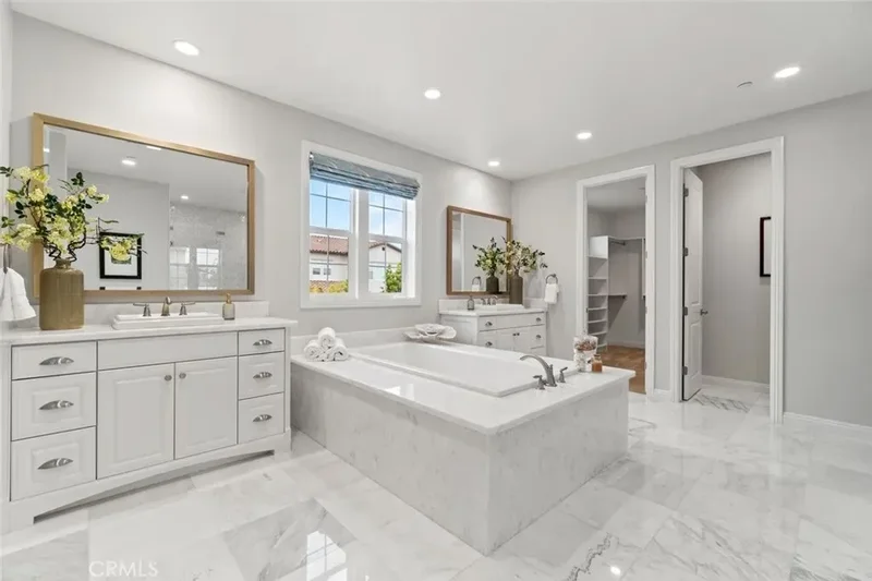 208 Radial, Irvine, California, United States. - Photo 25