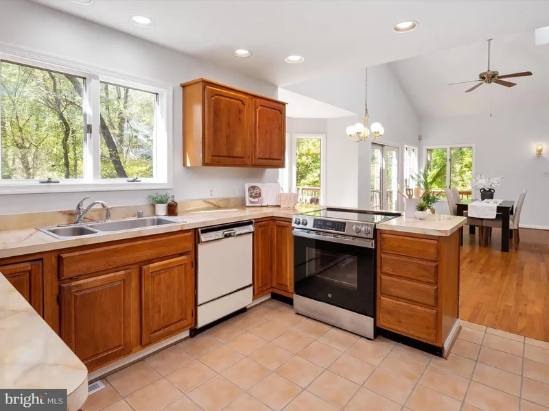 812 Richardson Dr, Harwood, Maryland, United States. - Photo 21