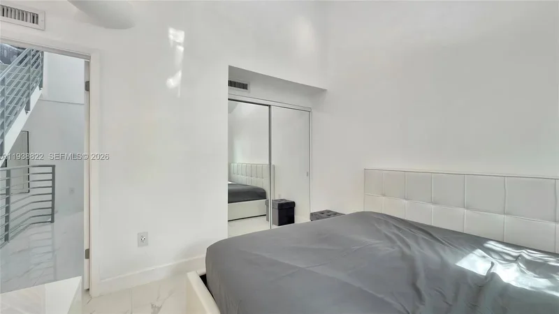 734 Michigan Ave 6, Miami Beach, Florida, United States. - Photo 15