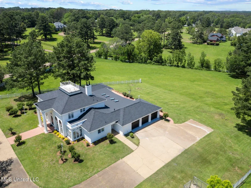 8 Twelve Oaks Place, Madison, MS 39110, Madison, Mississippi, United States. - Photo 64