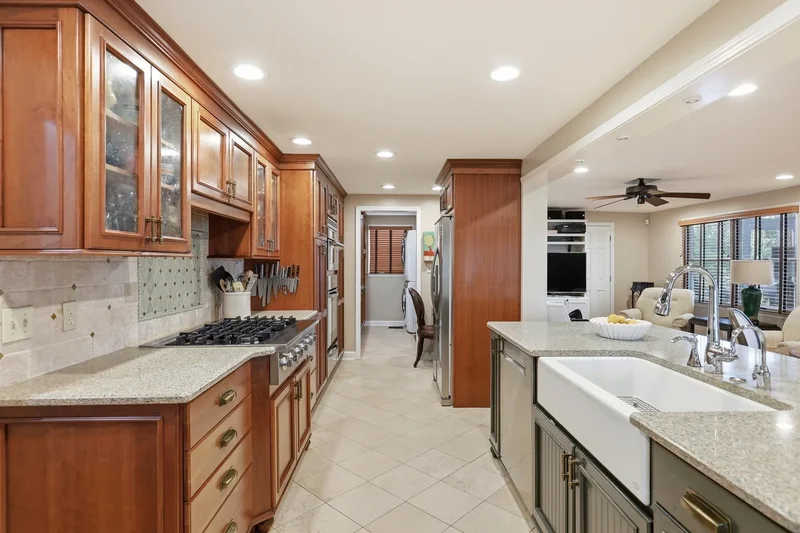 8815 Whitefield Avenue, Savannah, GA 31406, Savannah, Georgia, United States. - Photo 2