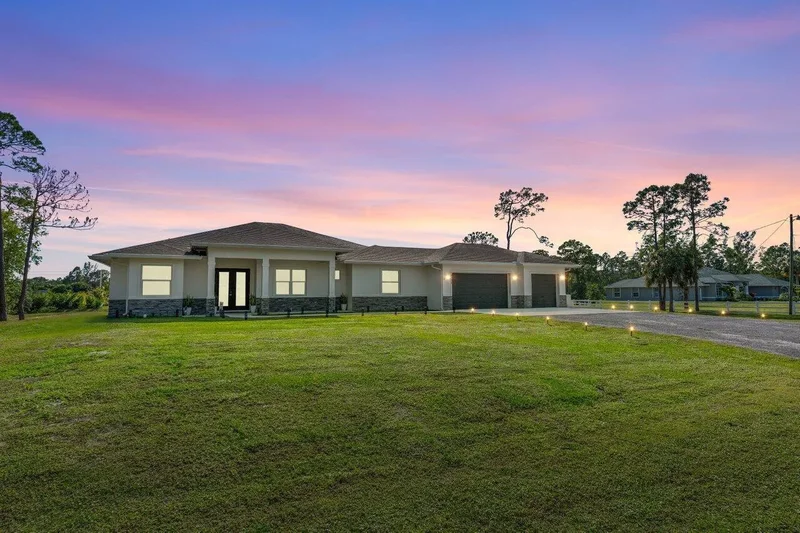 Single Family Residence in West Palm Beach
