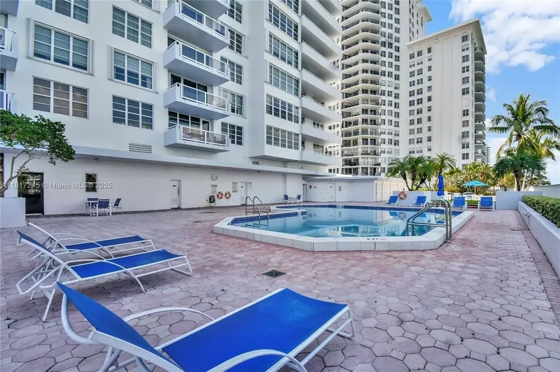 5700 Collins Ave 7A, Miami Beach, FL 33140, Miami Beach, Florida, United States. - Photo 5