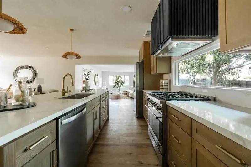 2275 Ivy Road, Oceanside, California, United States. - Photo 11