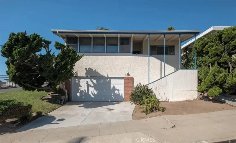 909 Montgomery, Hermosa Beach, California, United States. - Photo 2