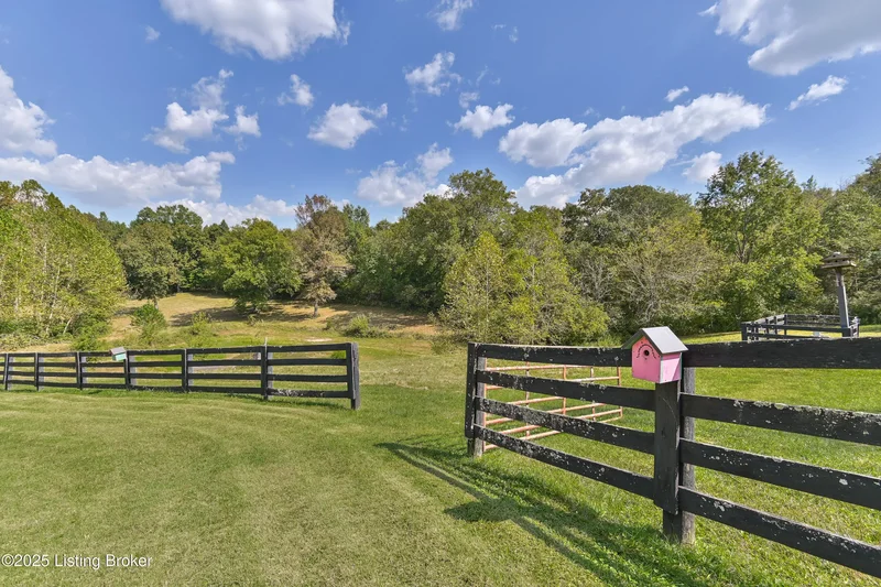 18240 Hobbs Creek Rd, Fisherville, KY 40023, Watterson Park, Kentucky, United States. - Photo 58