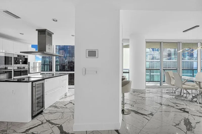 17121 Collins Ave, Golden Beach, Florida, United States. - Photo 25