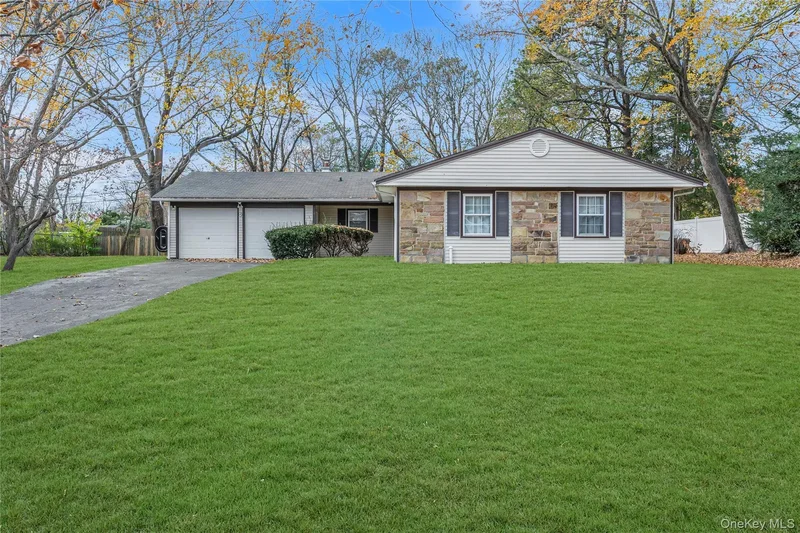 4 Hillsdale Lane, Coram, New York, United States. - Photo 21