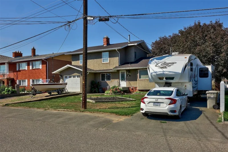 820 Ollek Street, Kamloops, British Columbia, Canada. - Photo 8