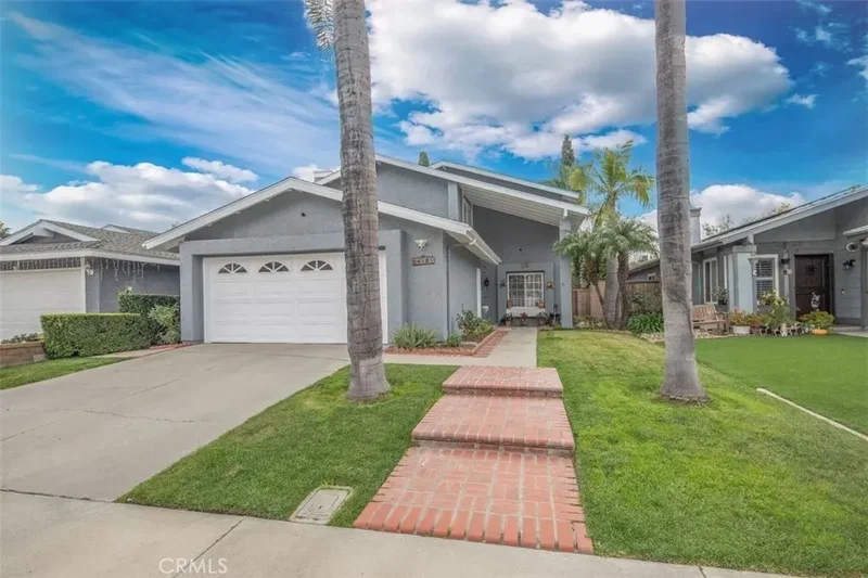 Single Family Residence in Mission Viejo