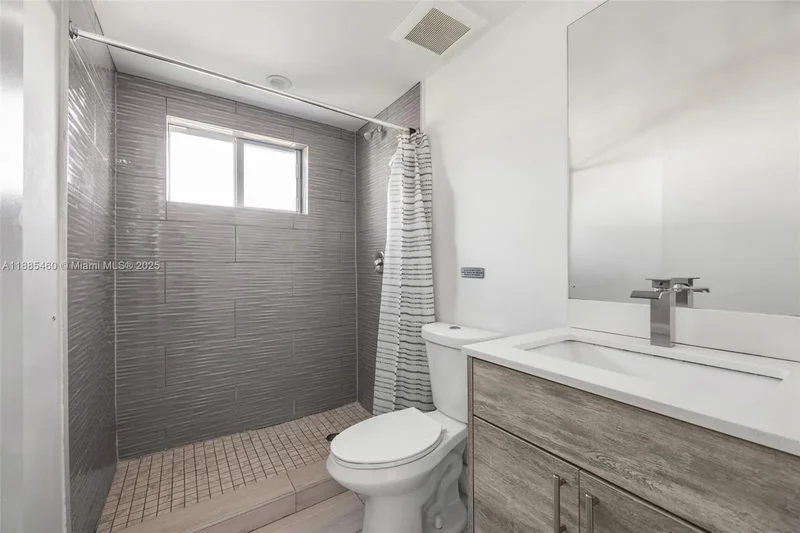 Hallandale Beach, Florida, United States. - Photo 16
