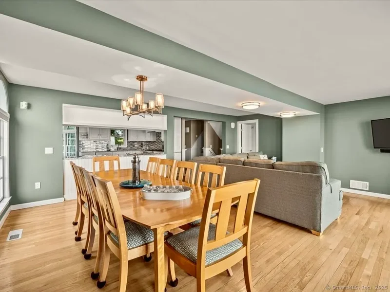 Spectacular waterfront estatew with Unparalleled views