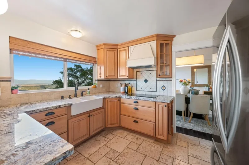 168 Sunrise Drive, Emerald Hills, California, United States. - Photo 45