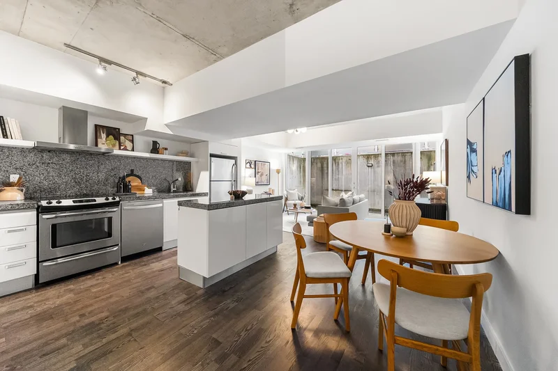 75 Portland St  104, Toronto, ON M5V 2M9, Toronto, Ontario, Canada. - Photo 18