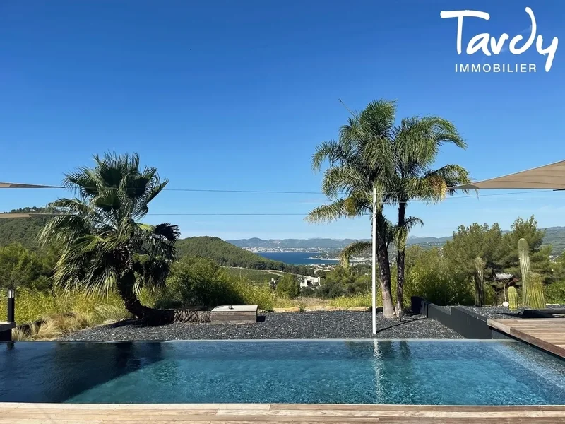 Luxury Real Estate Villa for Sale in Saint-Cyr-sur-Mer 83270