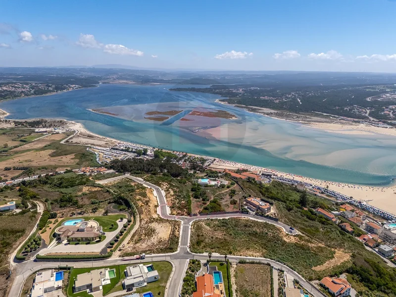 Foz do Arelho, Leiria District, Portugal. - Photo 8