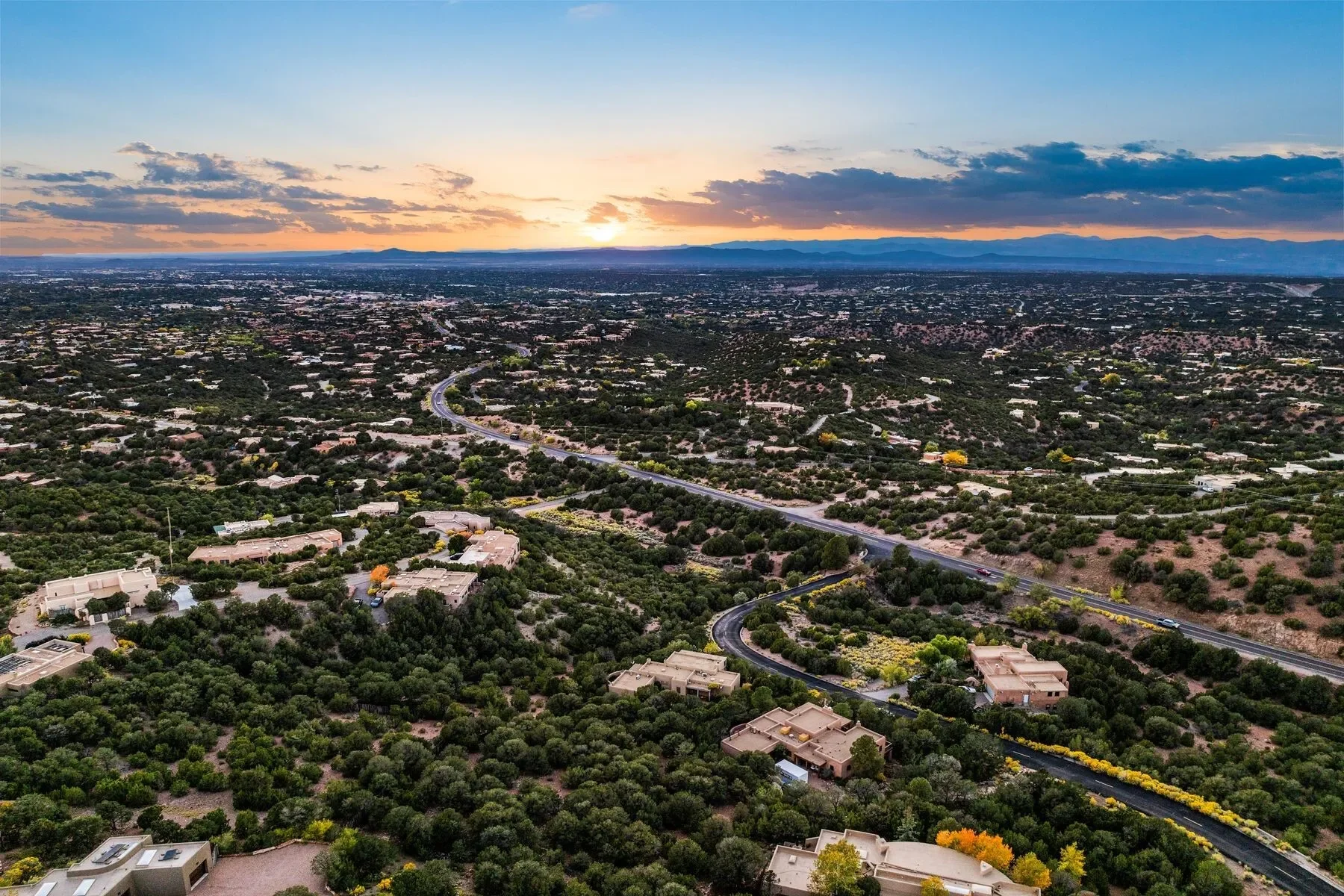 1420 Canada Del Sur, Santa Fe, NM 87501, Santa Fe, New Mexico, United States. - Photo 62