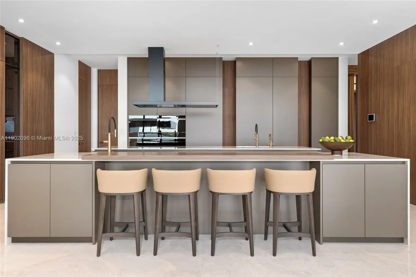 11404 N Bayshore Dr, North Miami Beach, Florida, United States. - Photo 14